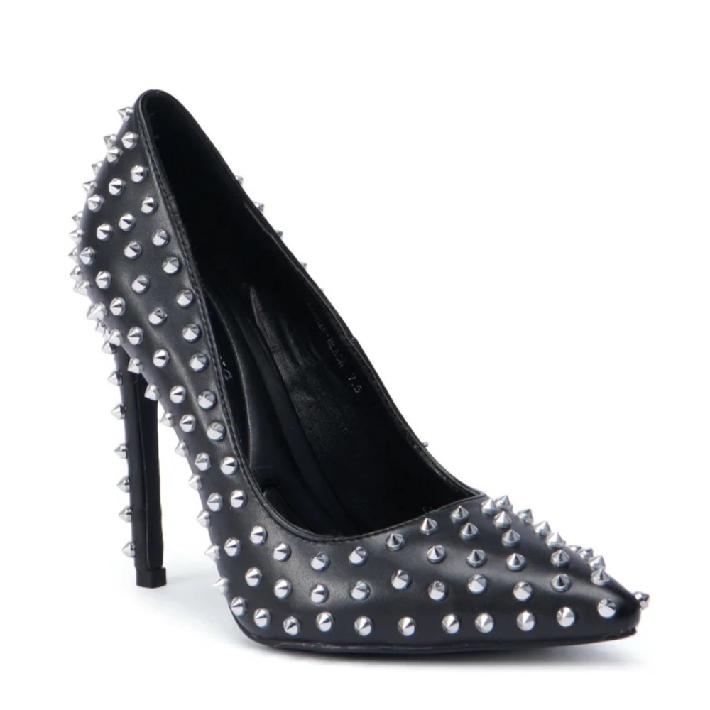 NWB Azalea Wang Black Kashie Studded Pumps